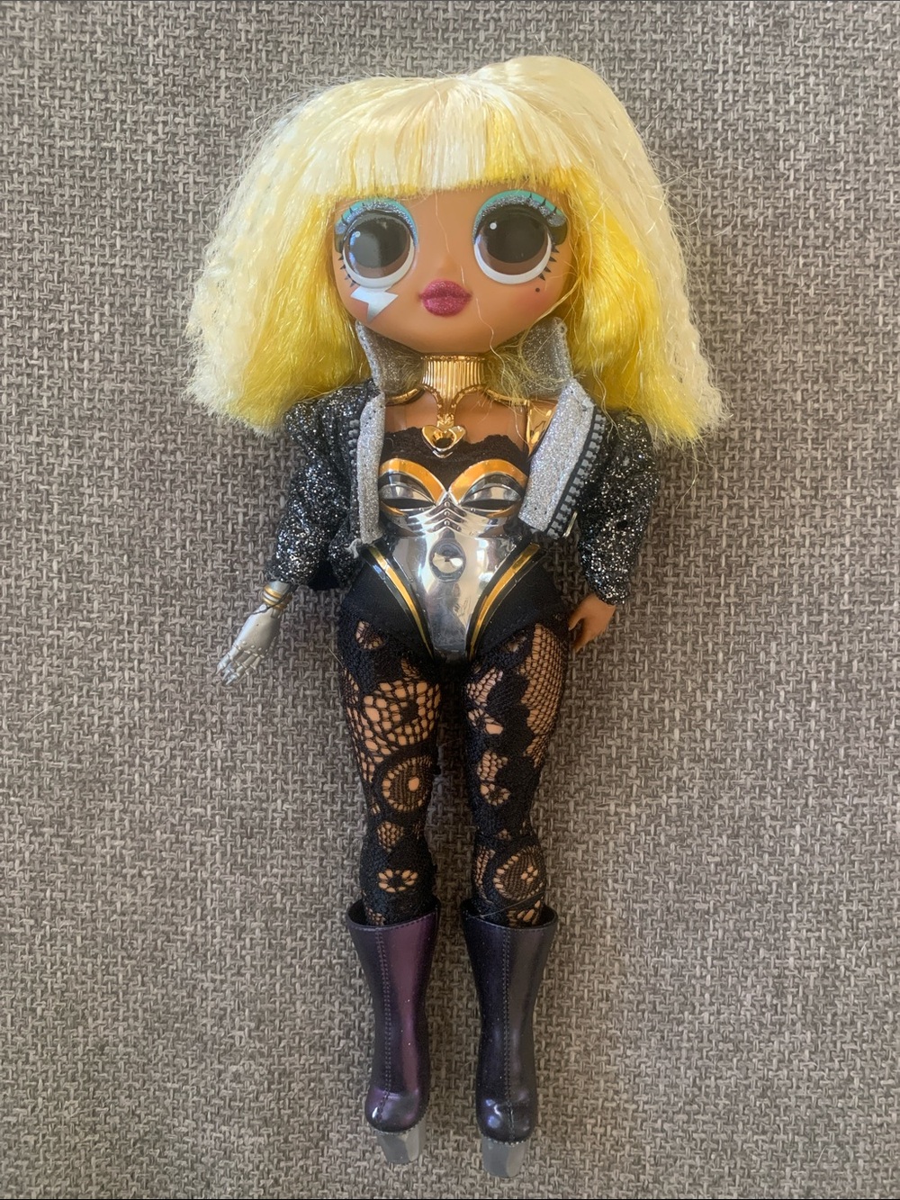LOL Surprise OMG Fame Queen Rock Fashion Doll 9”